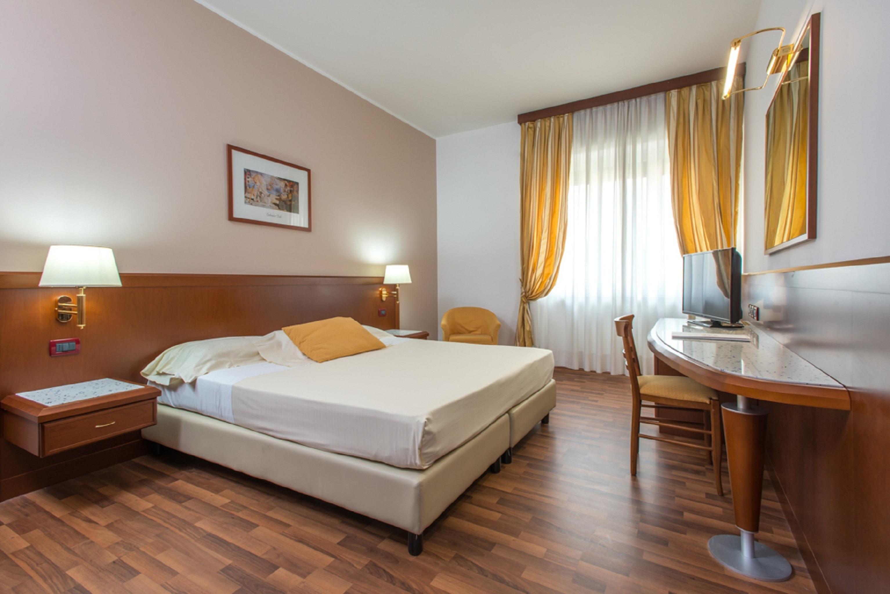 Hotel Europa Rende Exteriör bild